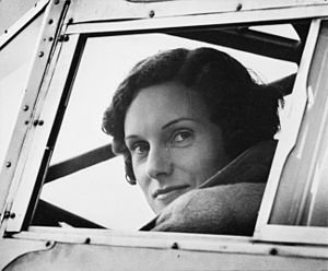Jean Batten in haar vliegtuig, 1937.